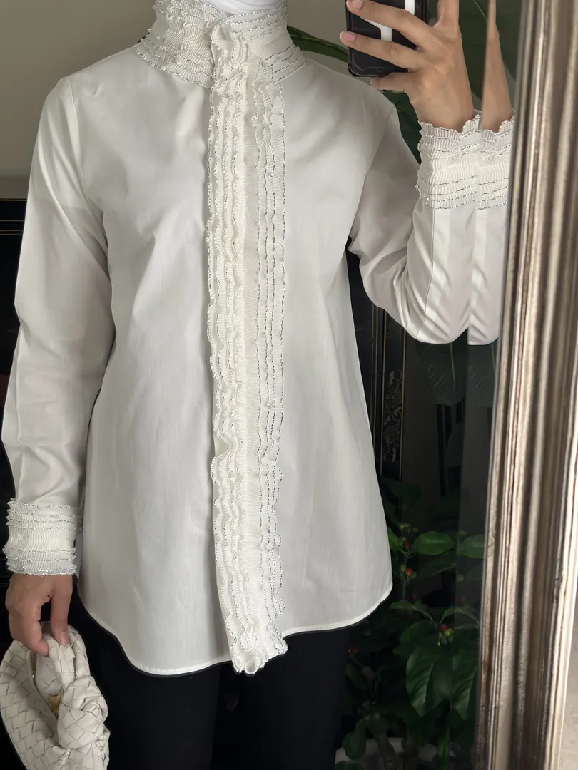 Silver ruffles