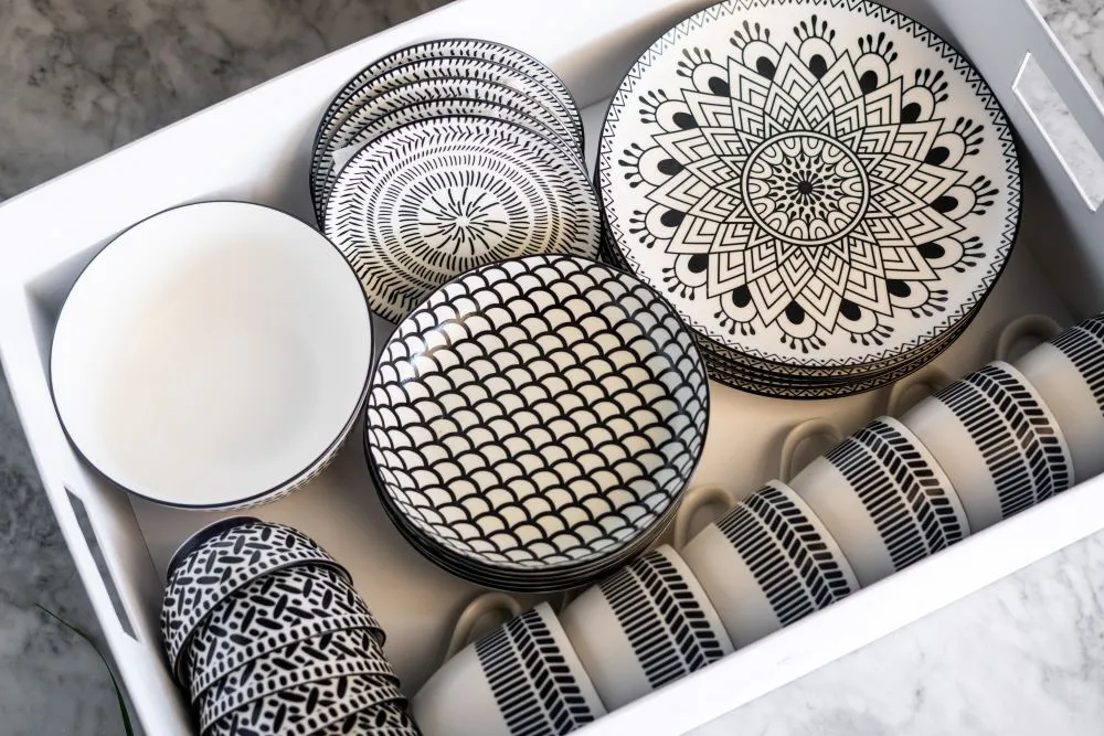 DINING SET - BLACK WHITE