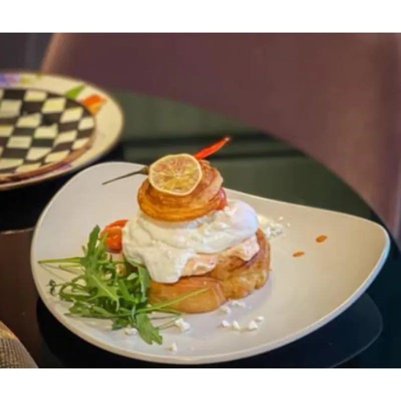Maaboch Egg Benedict