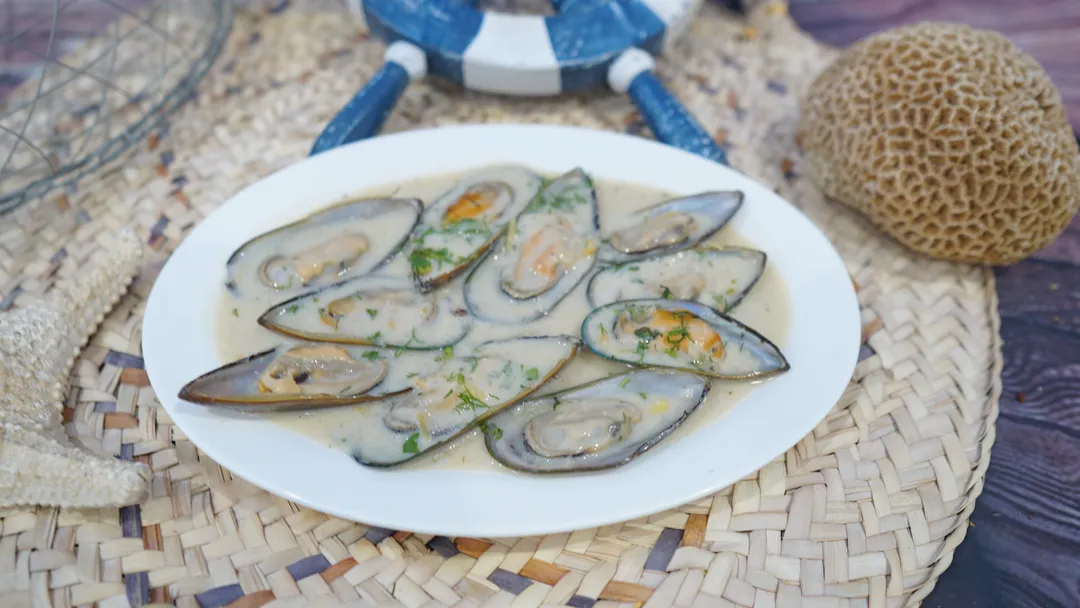 Meal Oyster sauce whit or red