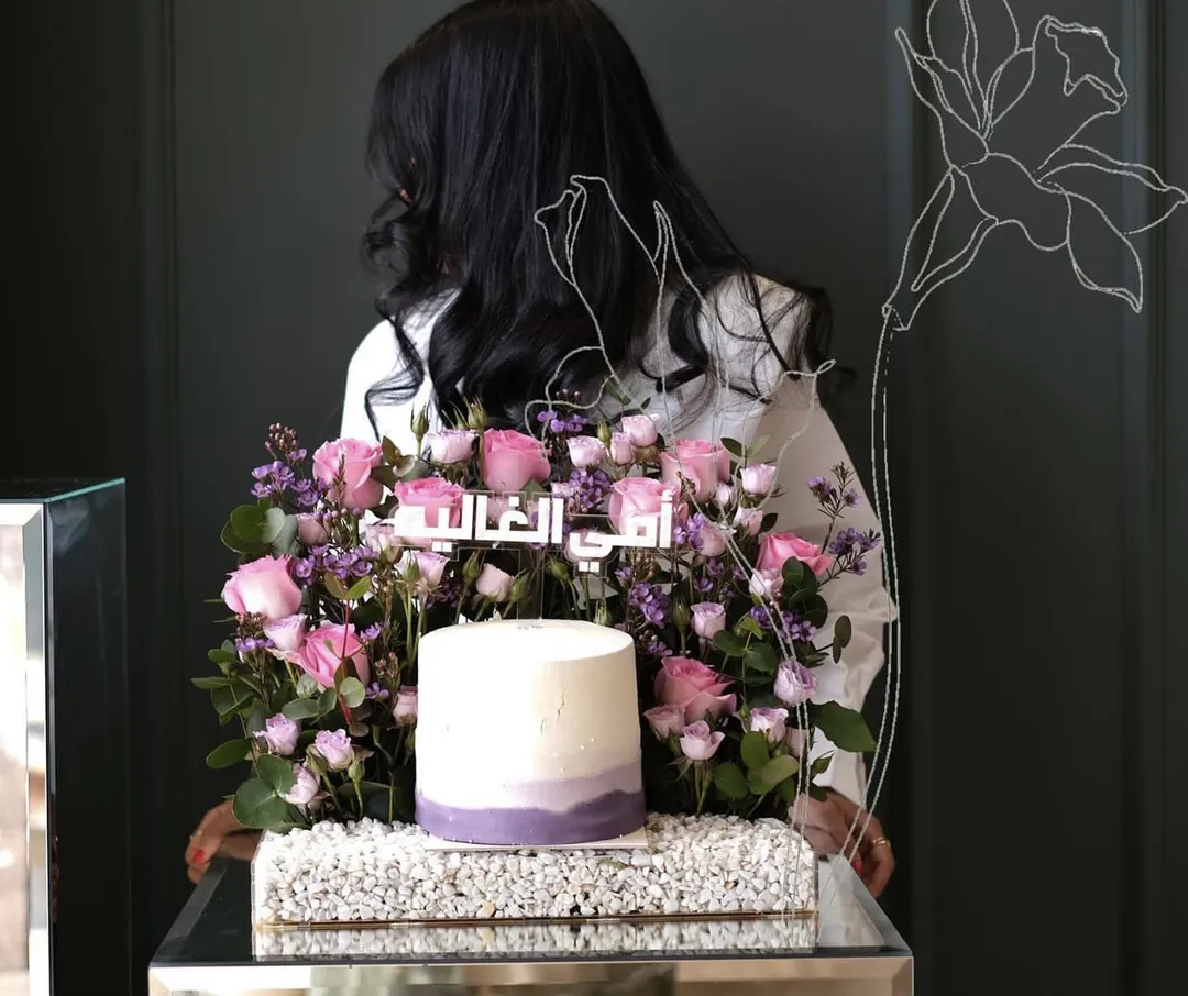 Purple stand flower with purple cake 6inch