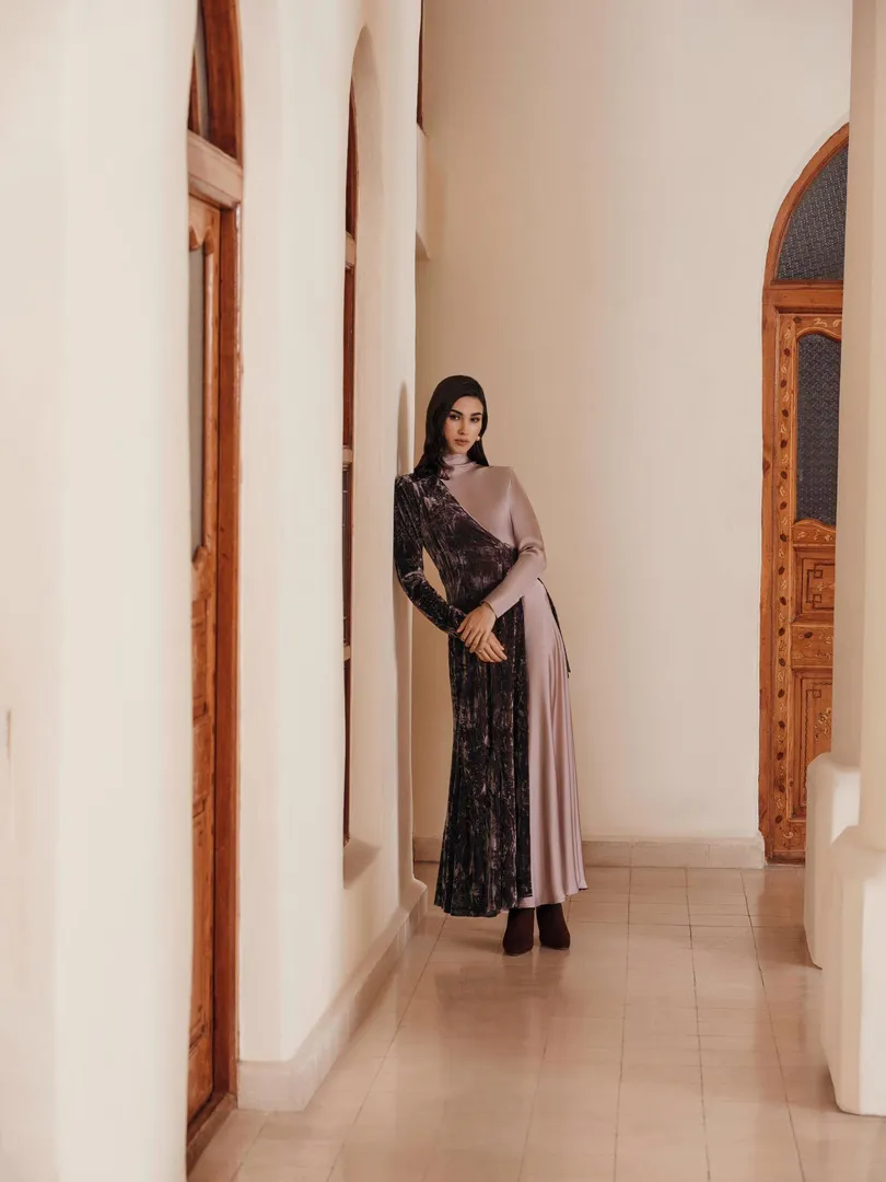 Silk dress with a velvet touch