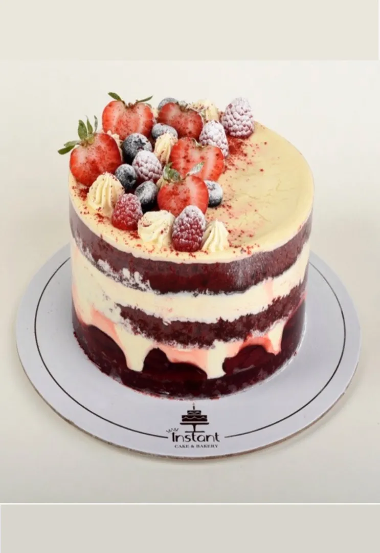 Red-Velvet Fruits Cake
