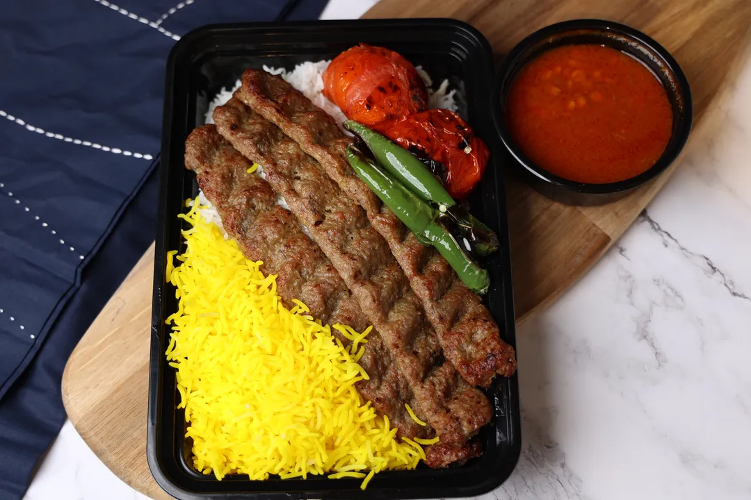 كباب مع عيش