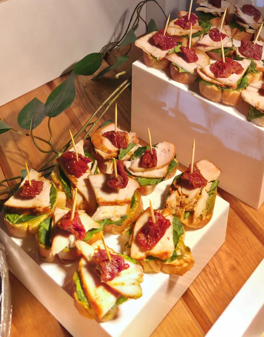 Chicken pesto canapè