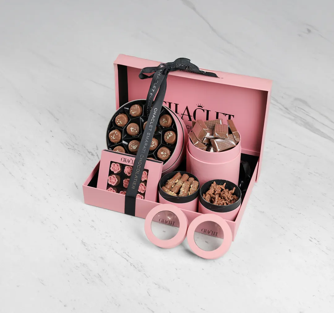 Pink Delight Hamper Gift -2