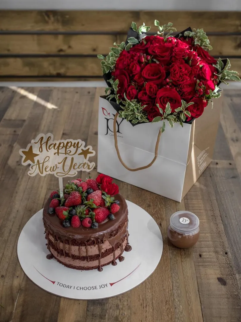 Choco Berry New Year Cake