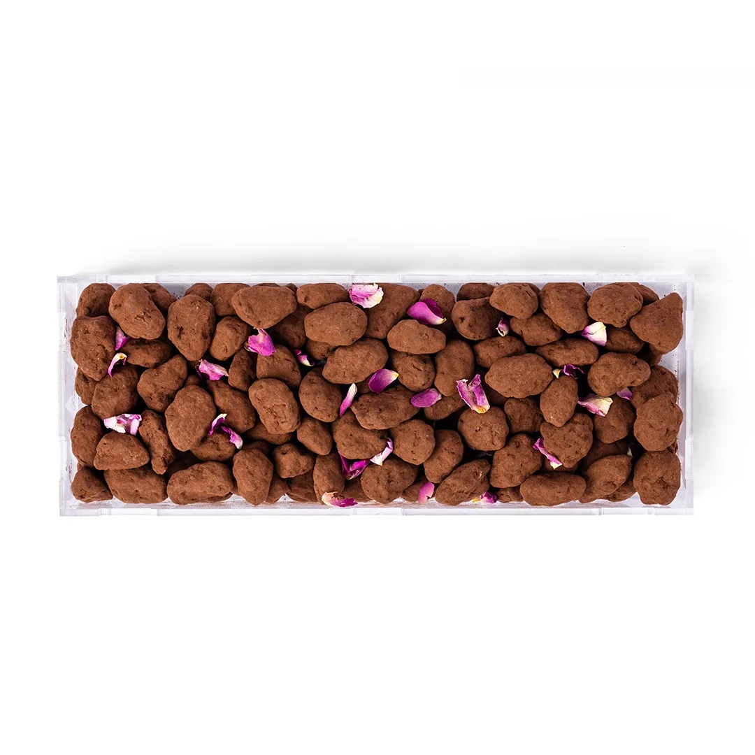 علبة اللوز بالكاكاو