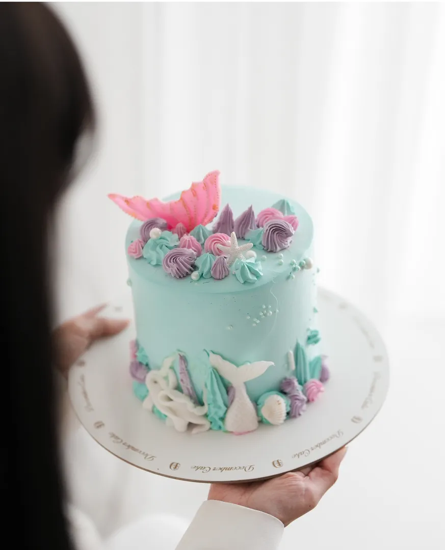 Tiffany and Pink Cream Mermaid Cake 6inch mix chocolate vanilla