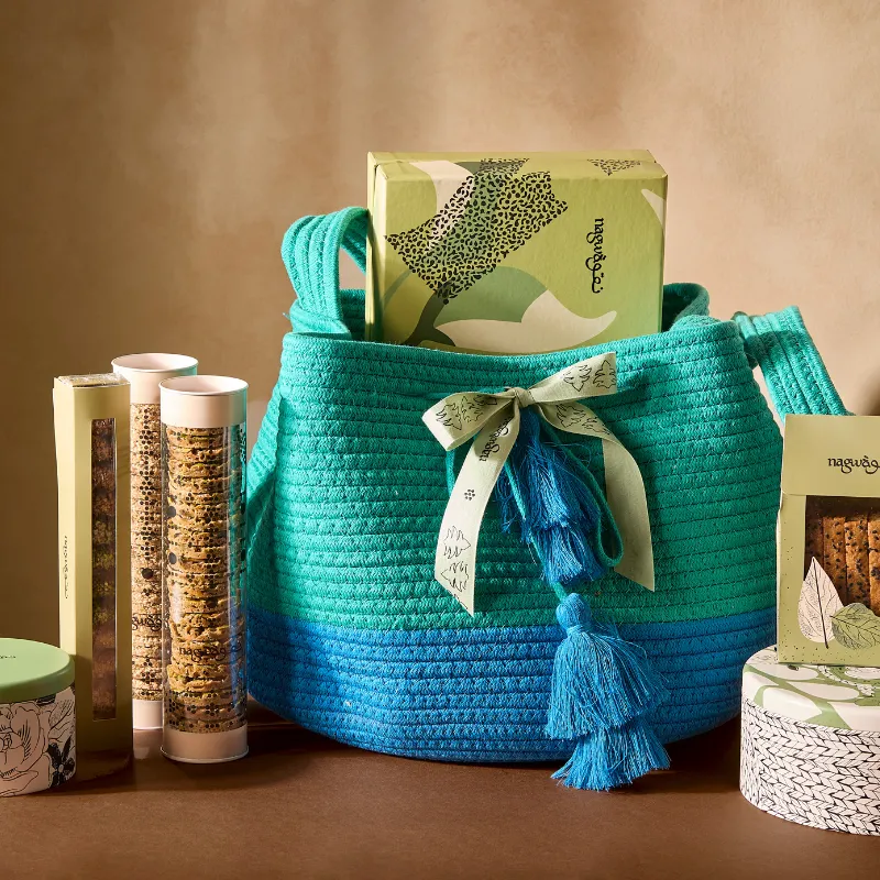 Medium Hamper.