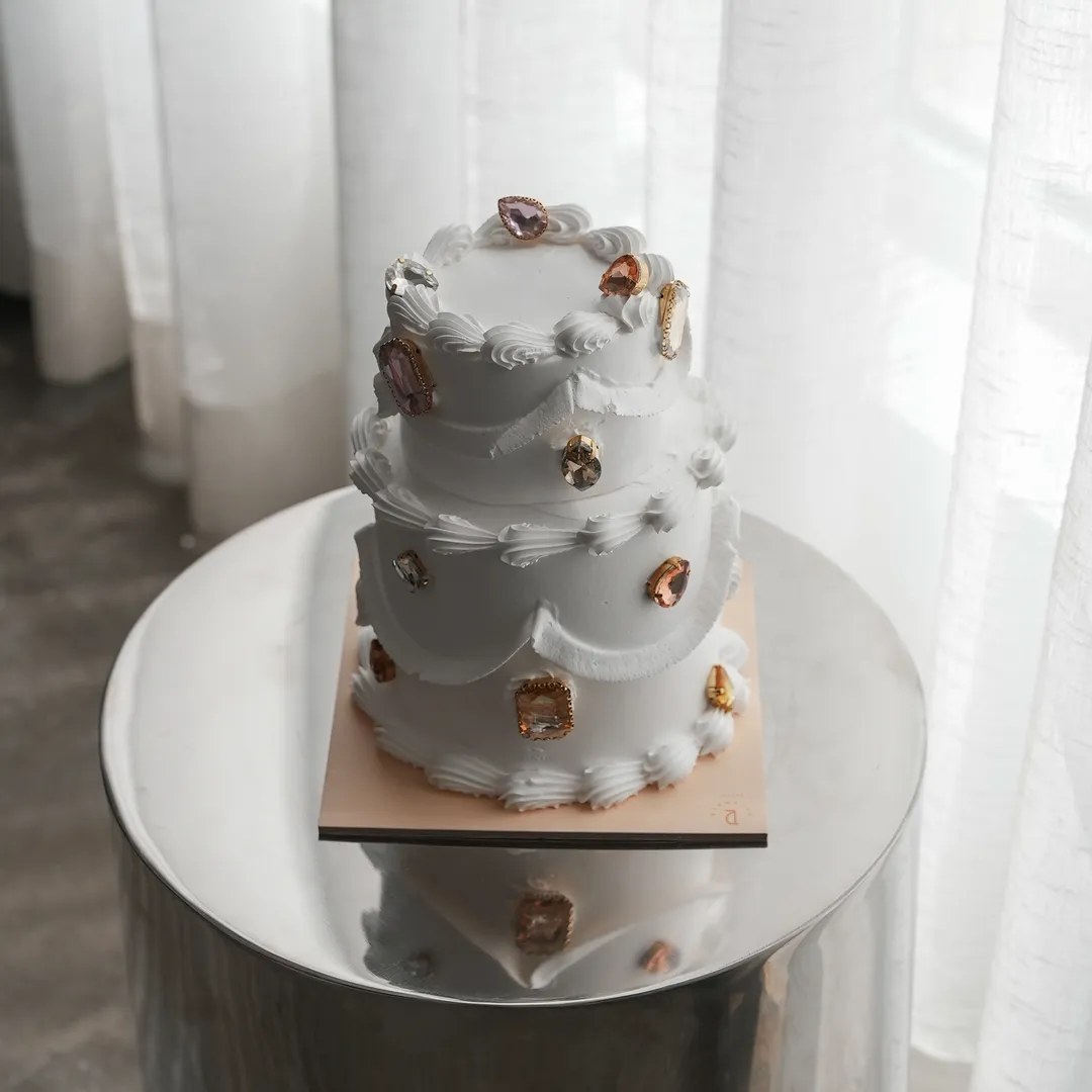 Mini double white cake crystal 4 inch