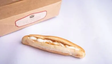 ساندويتش عسل وقشطة