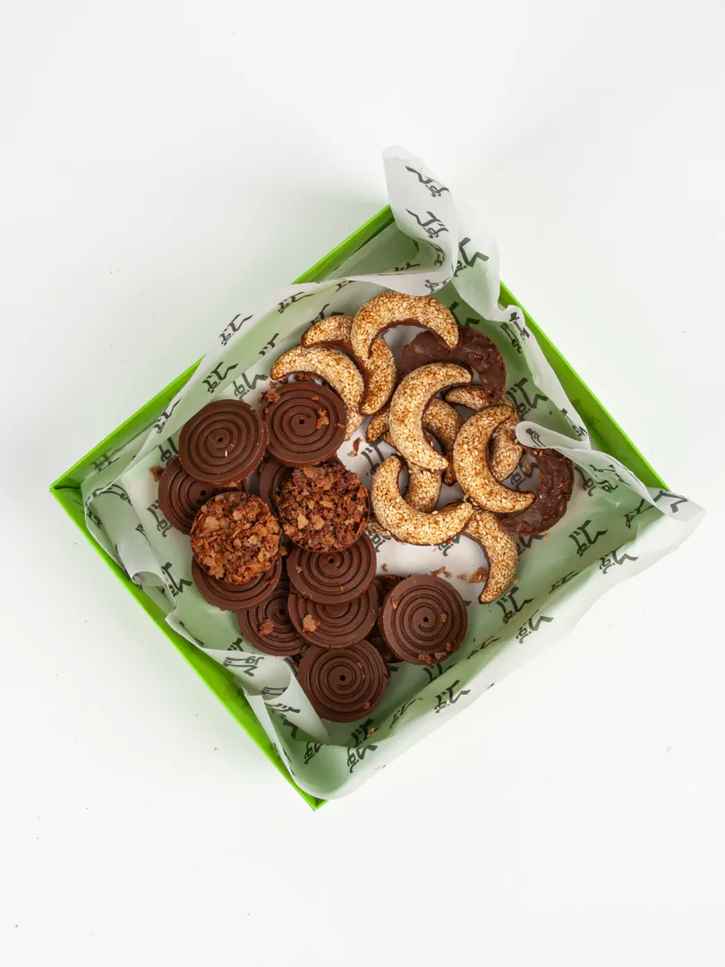 Mix samsamiya and chocolate crunch