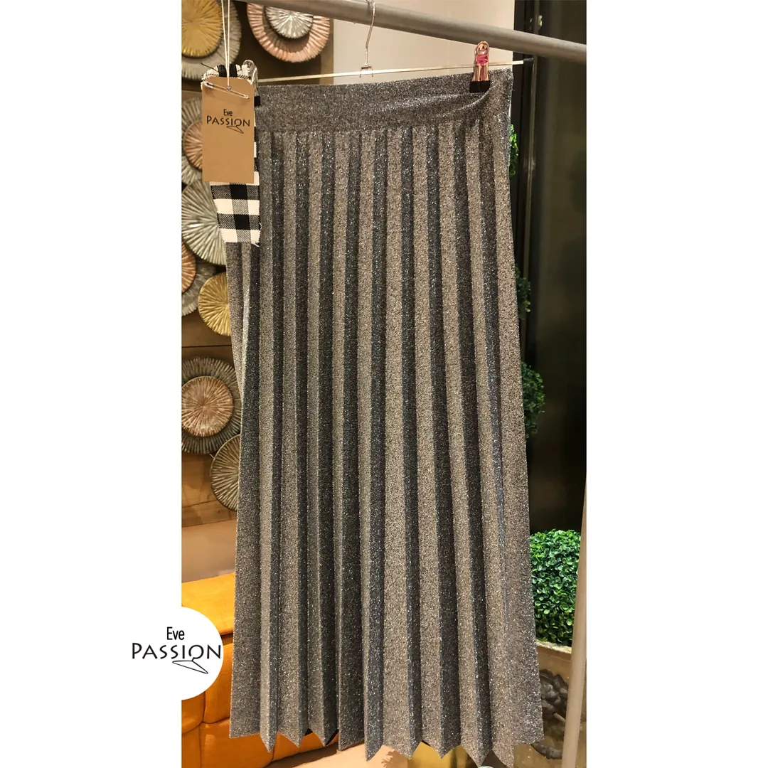 Pleated skirt