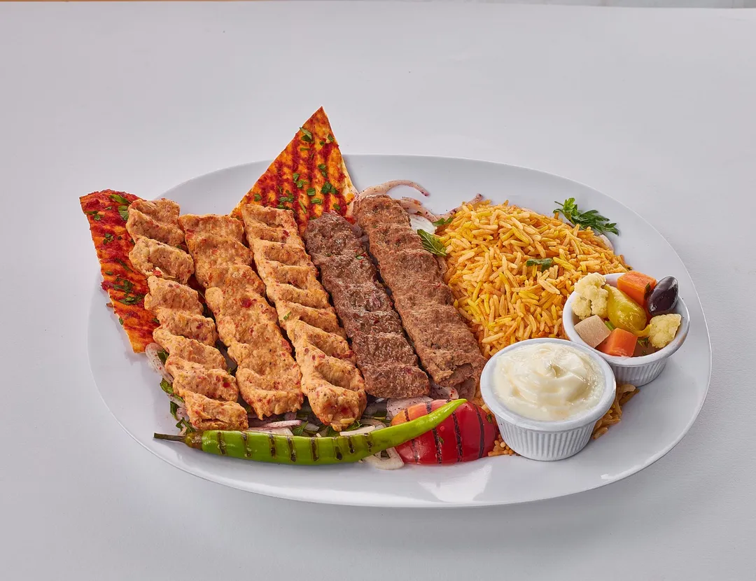 صحن مشكل كباب