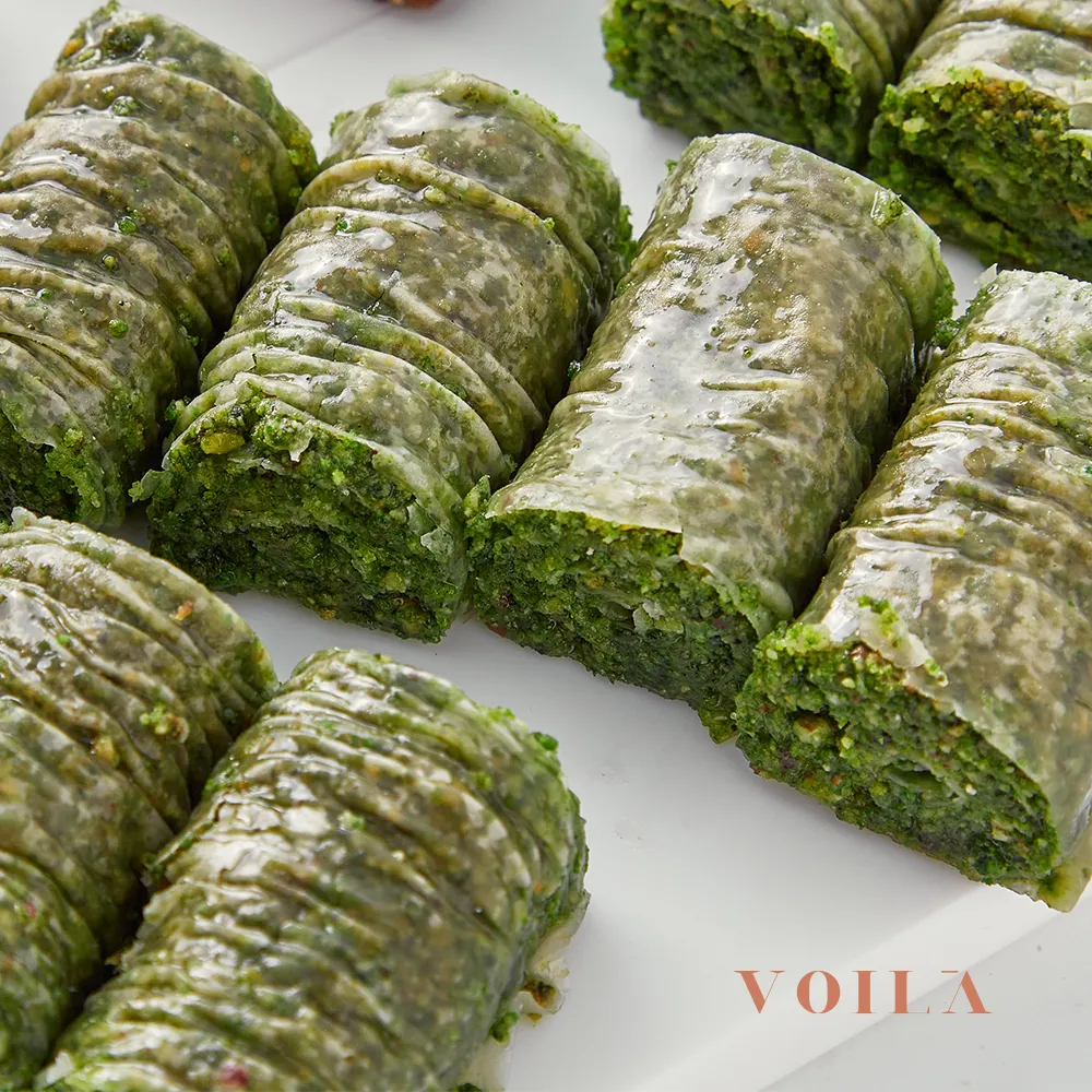 Pistachio Baklava Roll ( Per 1/4 KG )