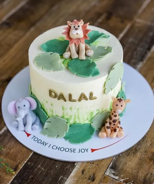 CUSTOMIZED CAKE