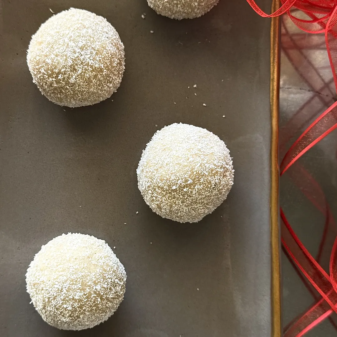 Keto Snowballs
