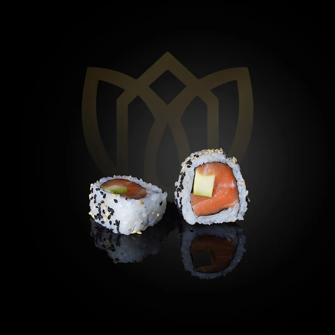 URA MAKI SALMON