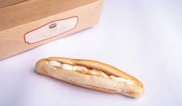 ساندويتش حلاوة بالقشطة