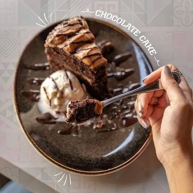CHOCOLATE CAKE FUDGE