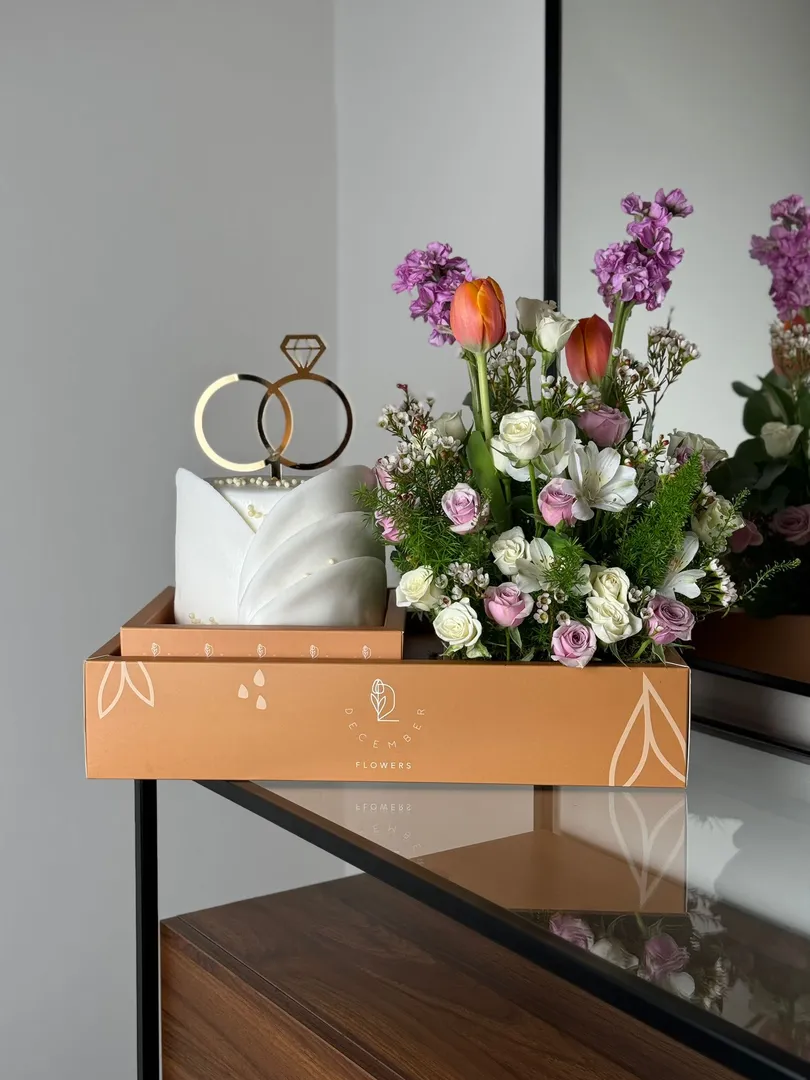 Bride box cake 6inch with flower