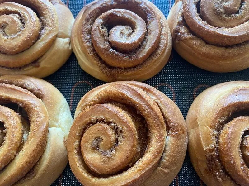Classic Large Cinnamon Rolls