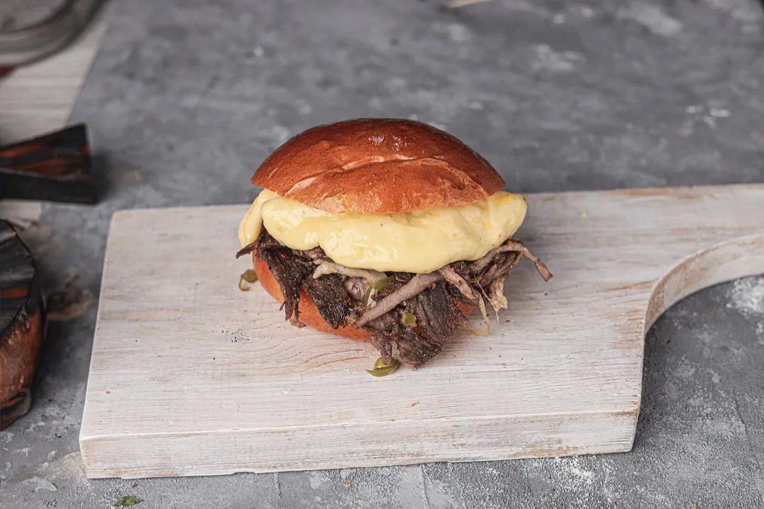 Shawarma Cheesesteak Bun 