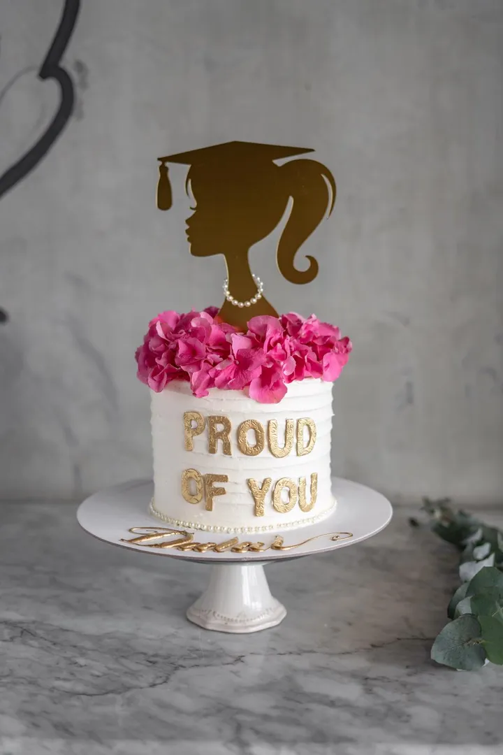 Graduation pink cake