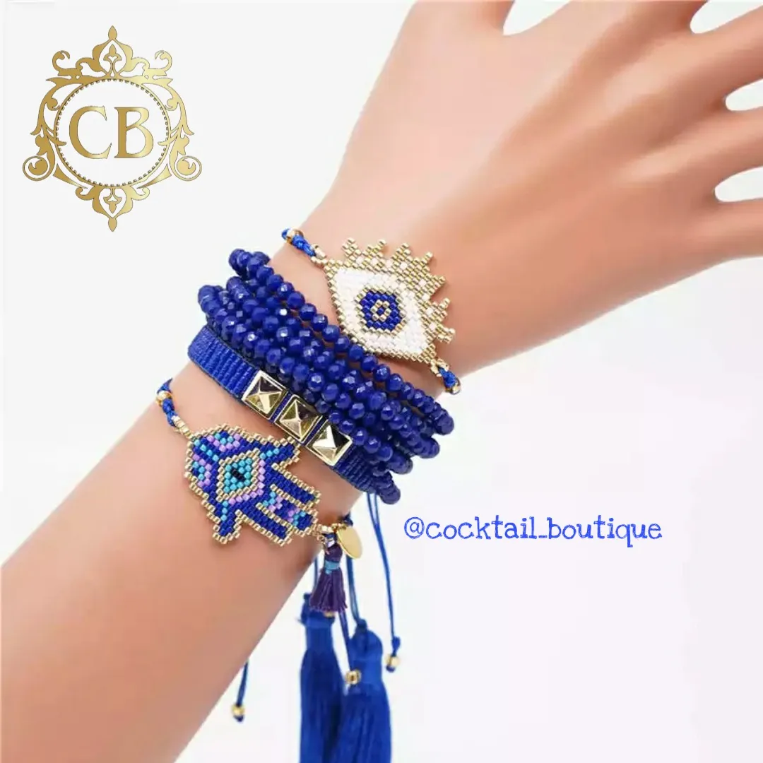 Bracelets 