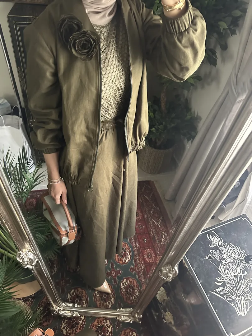 Olive rose