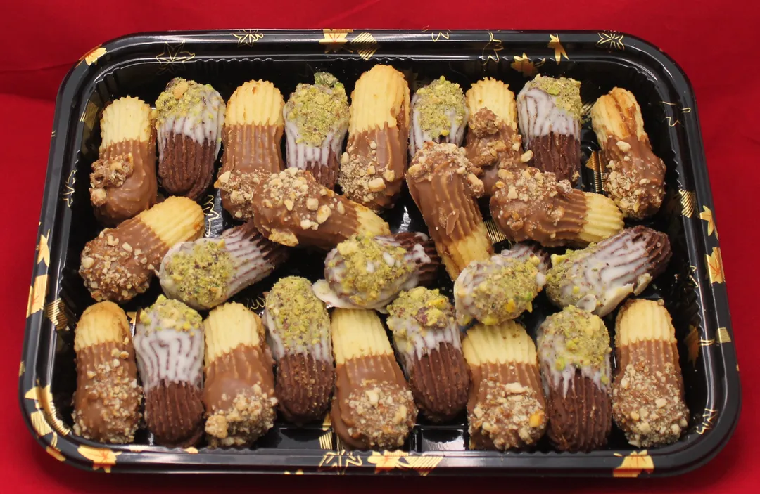 Petit four