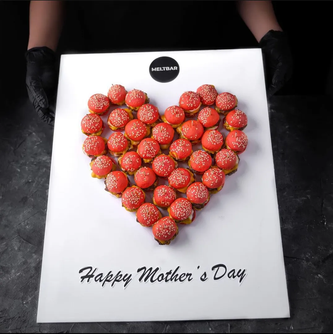 Baby Burgers Heart Shaped Box 36 pcs