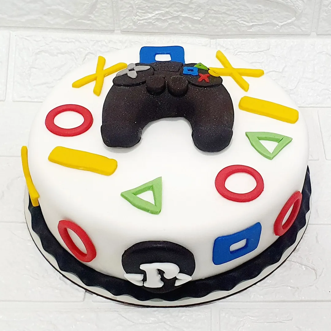 Play station cake
