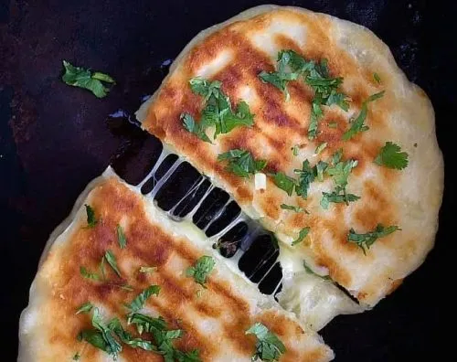 خبز النان بالجبن