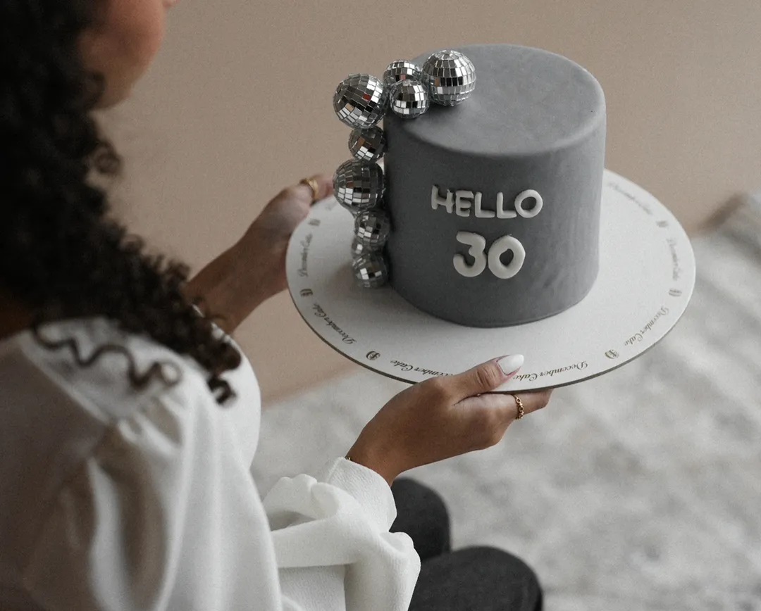 Desco gray cake 6inch mix chocolate vanilla