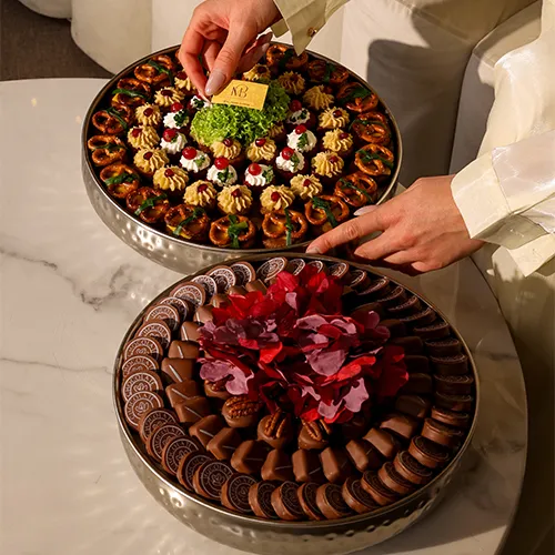 Chocolate tray display with mixed silver kibbeh (B)(Available in gold color)