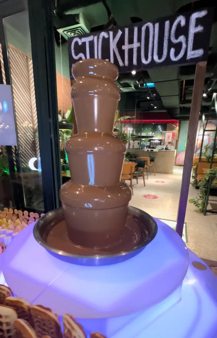 Chocolate Fountain light( to order on whatsapp number 90901415 )