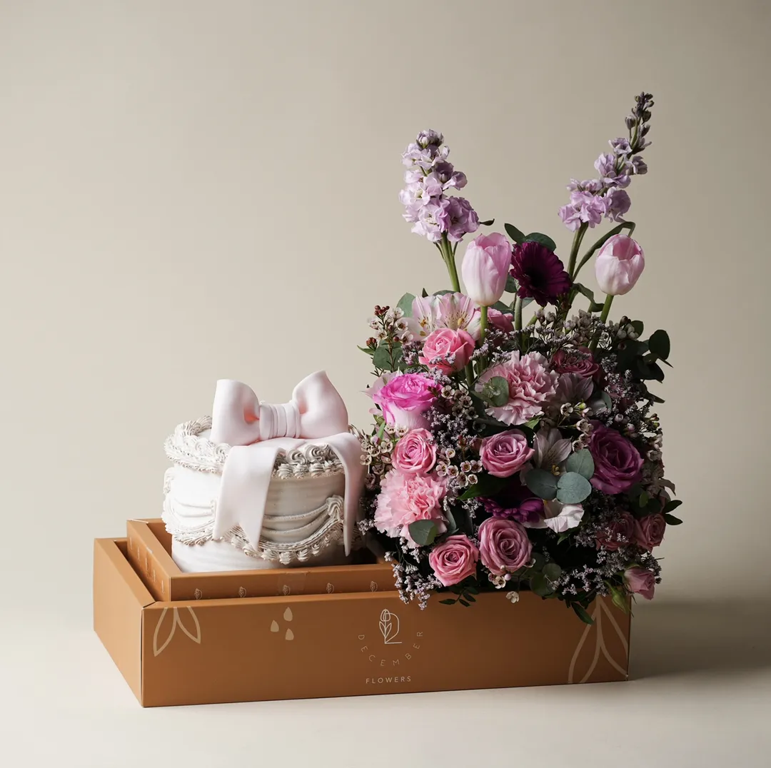 Elegant box ribbon cake - mix flower