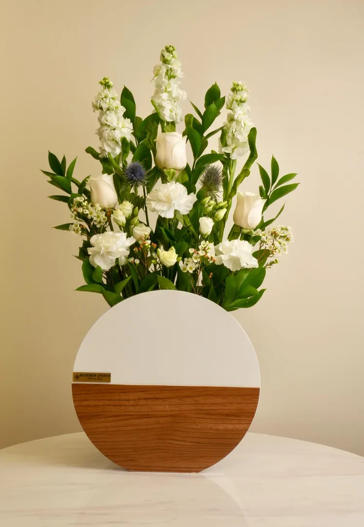 Round Wooden Box With White Flowers T29