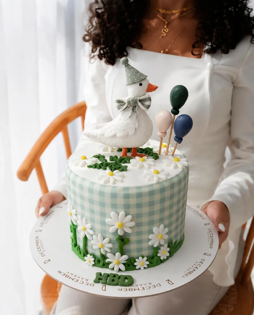 كيكه البطه وعيد الميلاد ٦ انش