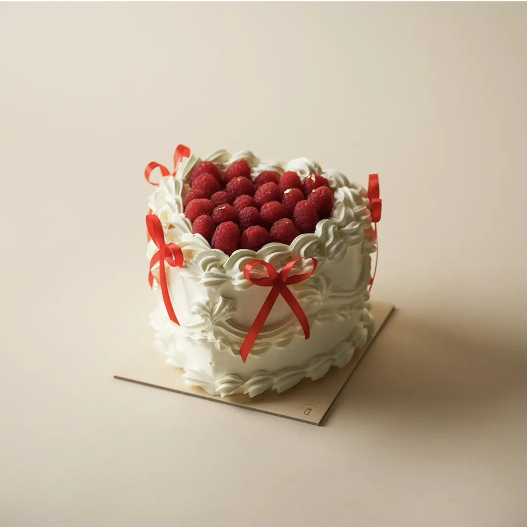Berry hearts cake 4inch mix chocolate vanilla