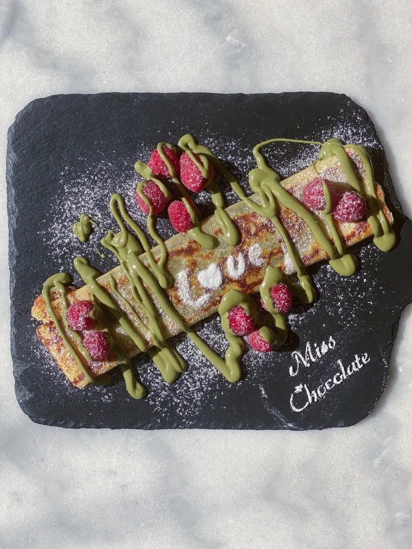 Pistachio and Strawberries Crepe