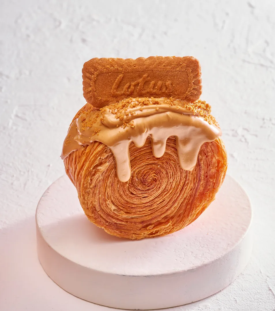 Lotus Croissant Supreme