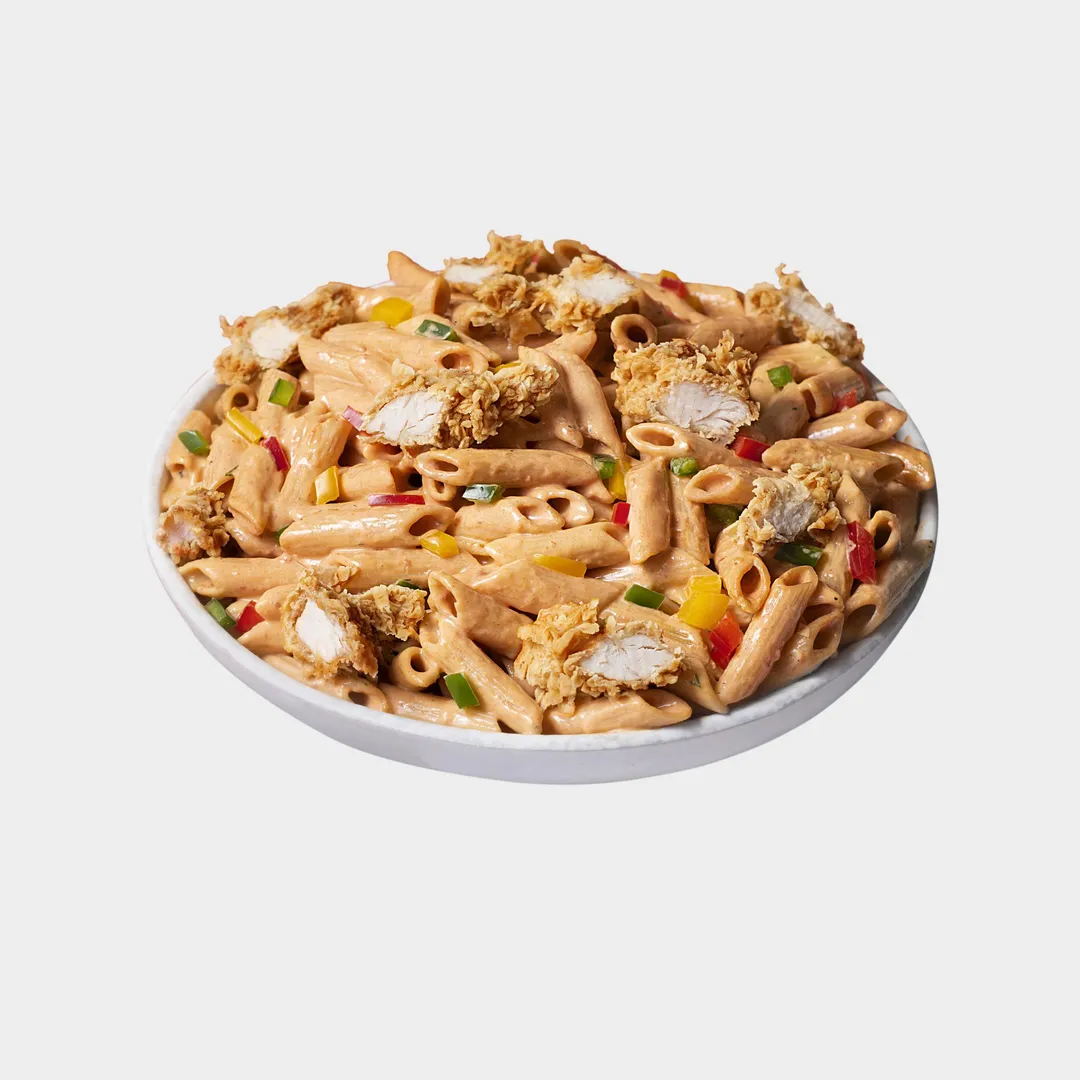 باستا بالصوص البينك مع دجاج كرسبي