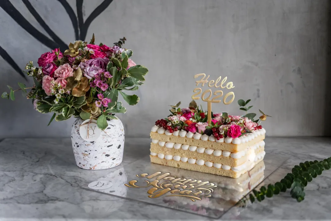 2k Vanila Garden with flower vase