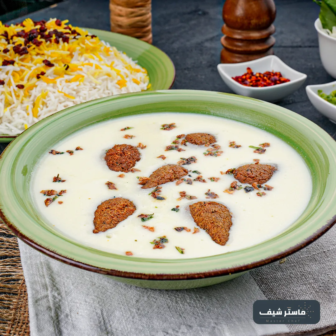كبة باللبن مع عيش مشخول