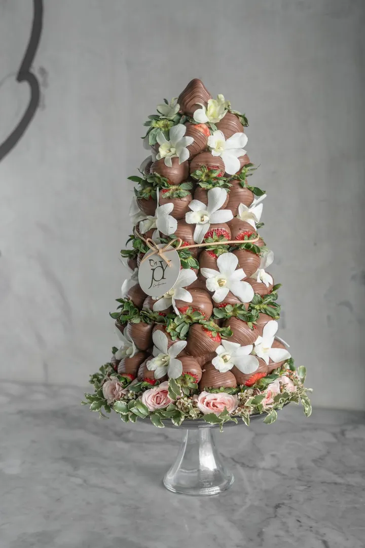 Pyramid / Strawberry Cone