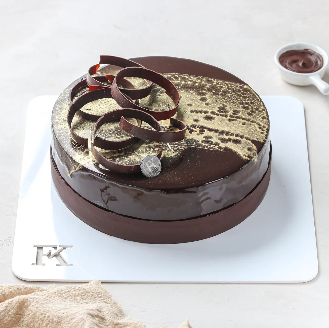 Chocolet cake with nuts