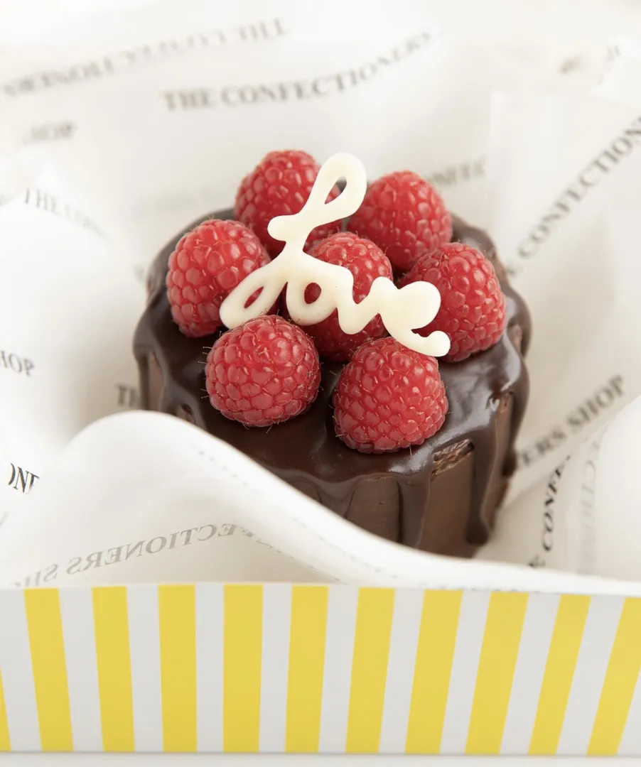 Mini love matilda cake
